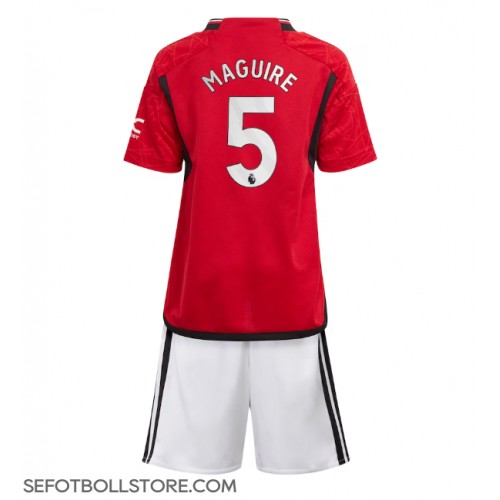 Manchester United Harry Maguire #5 Replika babykläder Hemmaställ Barn 2023-24 Kortärmad (+ korta byxor)